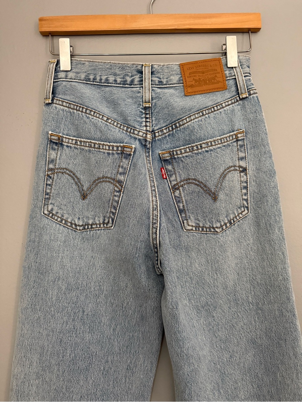 Levi’s Size 25 Ribcage Wide Leg Jeans - Picture 7 of 16